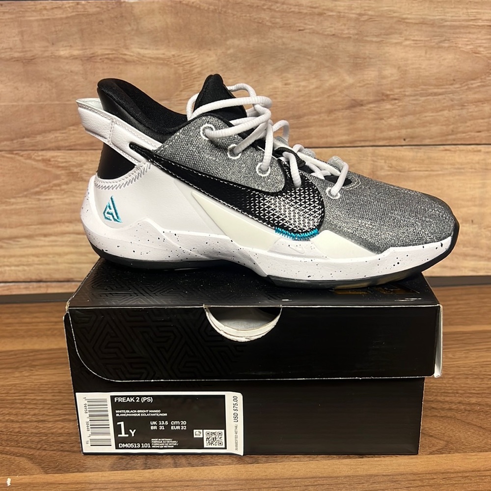 Boys Nike Freak 2